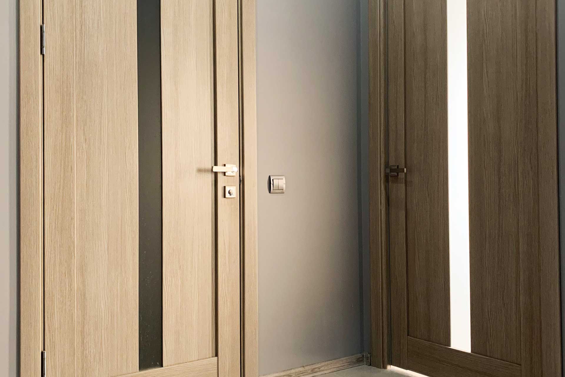 Puertas interiores y exteriores